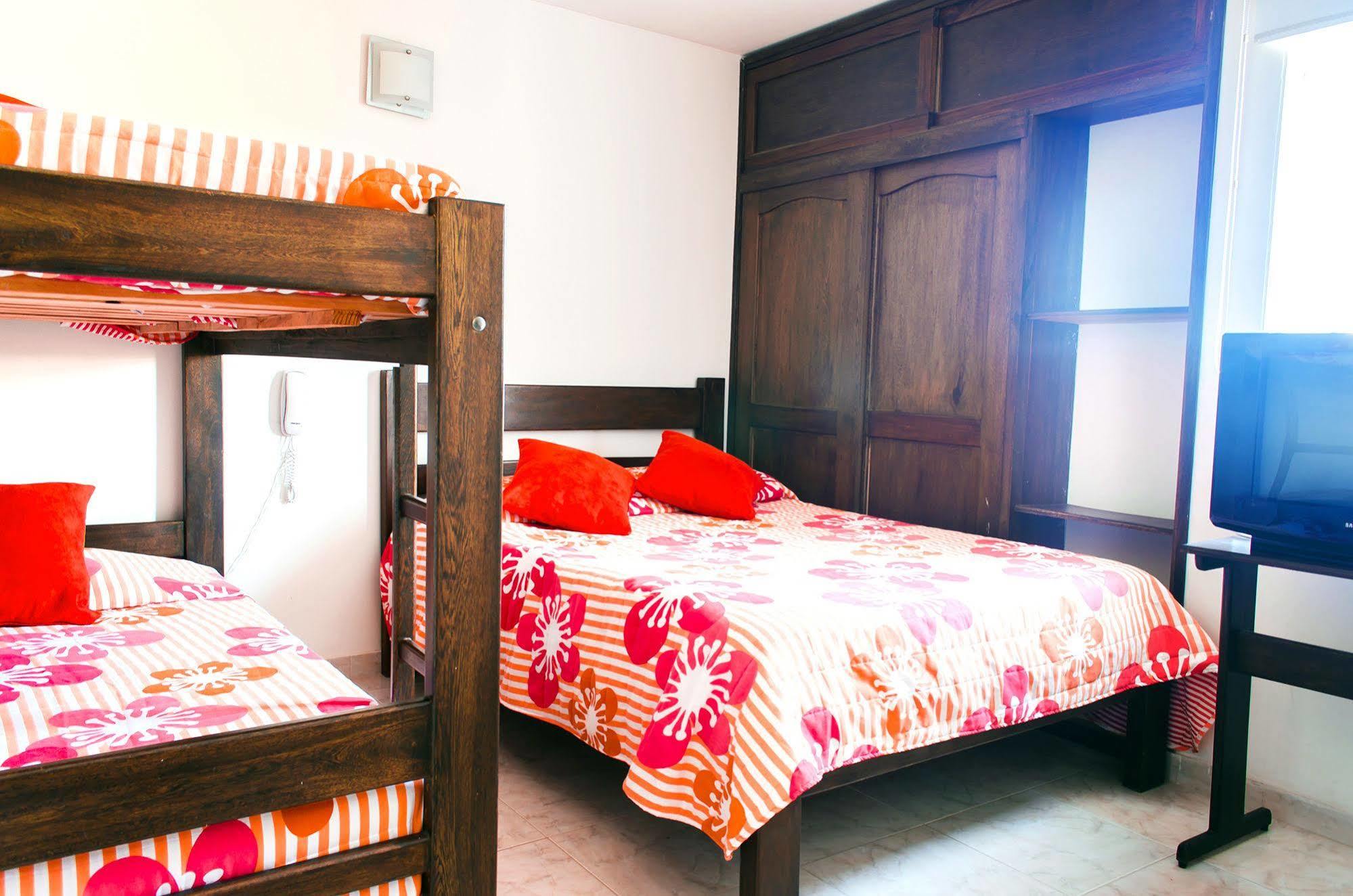 Hotel Marovi Santa Marta  Eksteriør billede